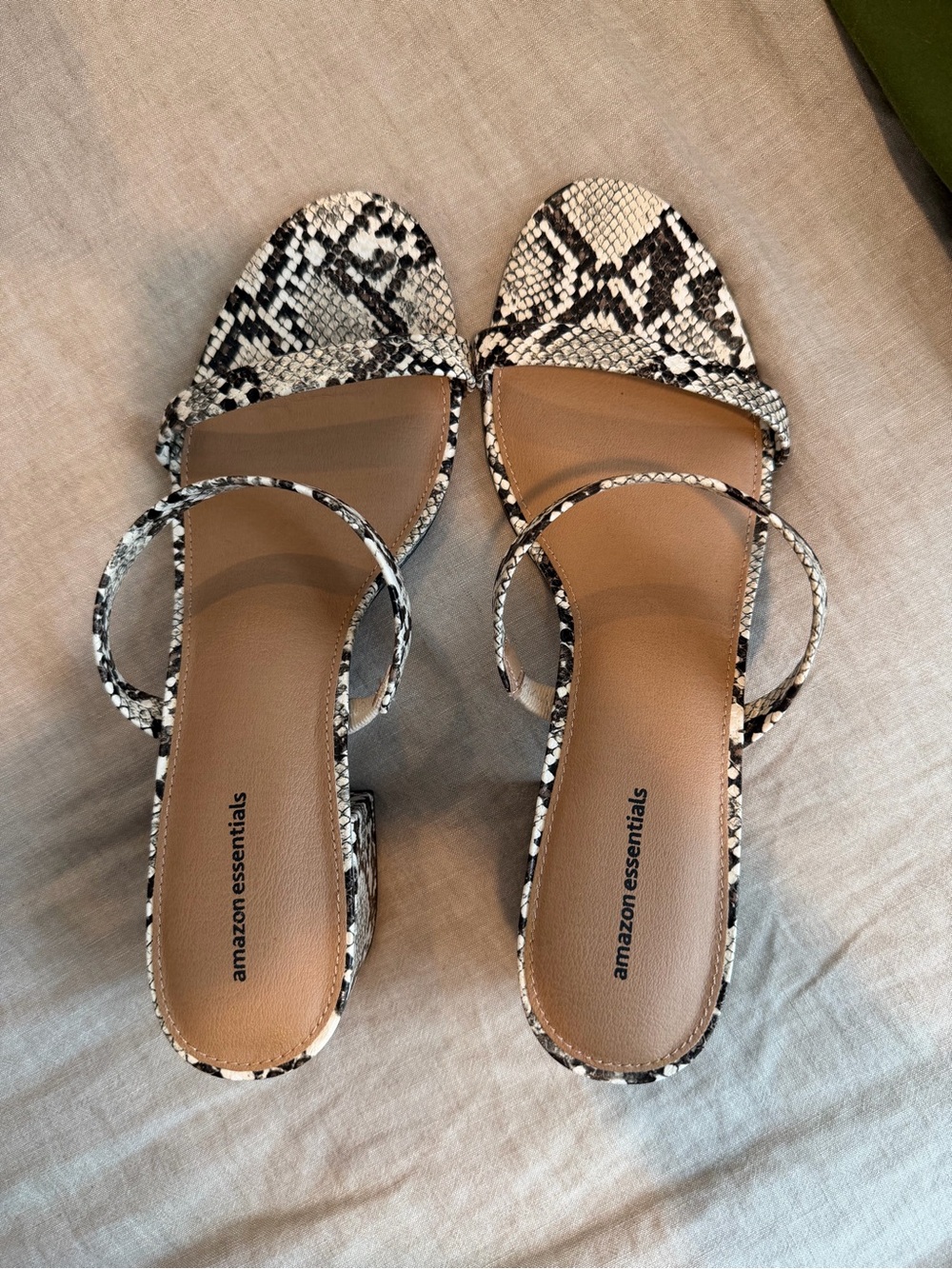 Amazon Essentials Snake-Print Slide Sandals in Black and White